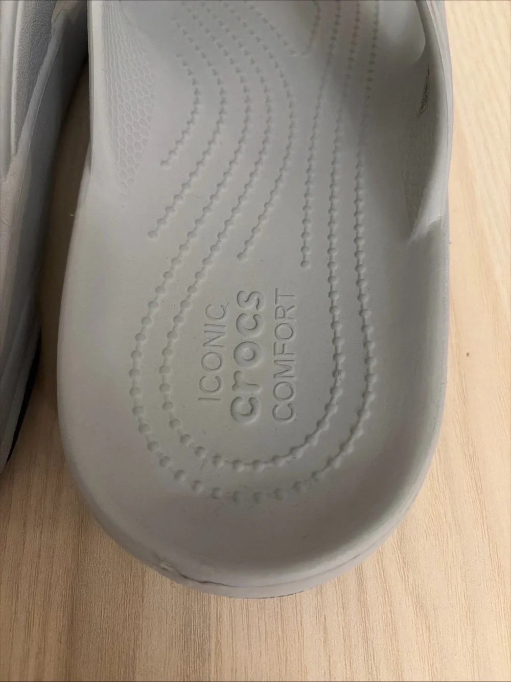 CROCS Iconic comfort Light Gray Classic Flip Flops size M8 W10